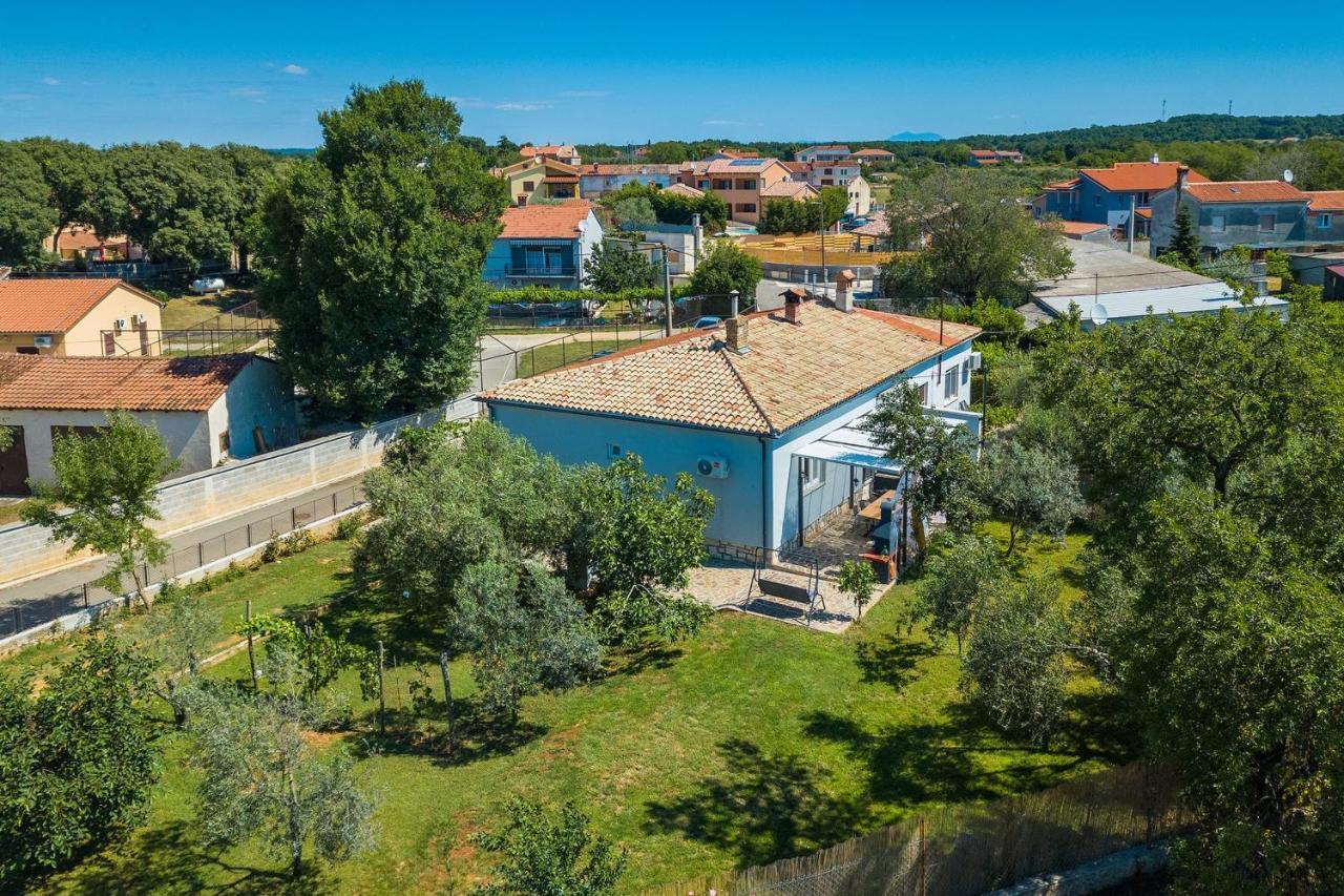 Holiday House Chill Out Loborika Marčana Eksteriør billede